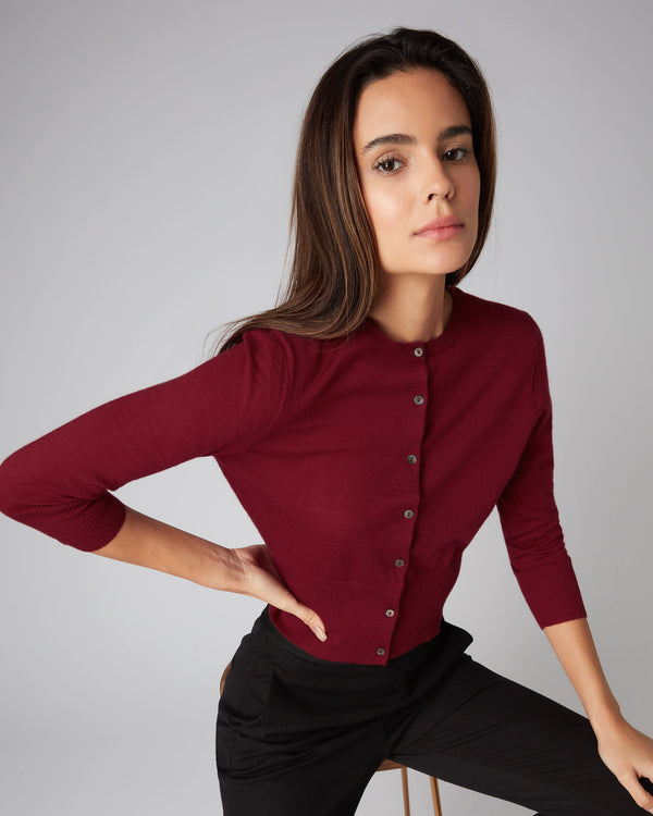 N.Peal Women's Superfine Cropped Cashmere Cardigan Red Velvet