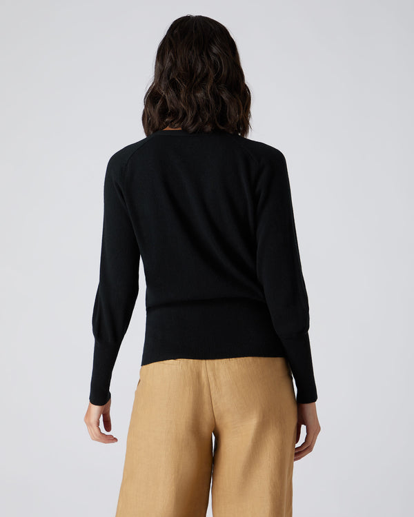 N.Peal Women's V Necked Cashmere Cardigan Black