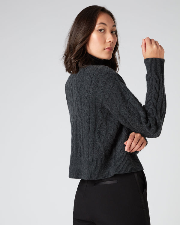 N.Peal Women's Crop Cable Cashmere Jumper Dark Charcoal Grey